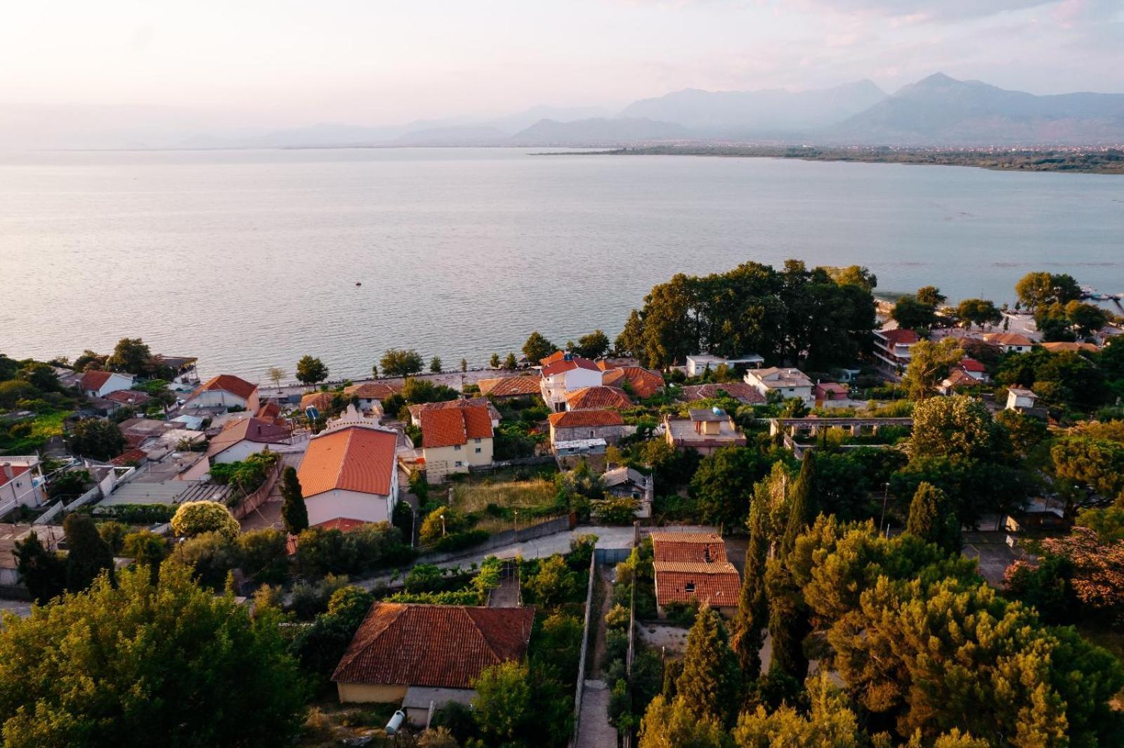 Panoramic View Over Shkodra'S Lake - Serena Home Exterior foto